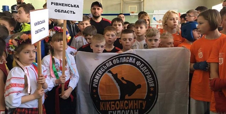 Рівненські кікбоксери вибороли 8 медалей Чемпіонату України