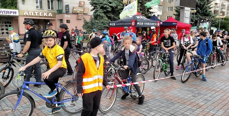 У Рівному "відкатали" велодень [+ФОТО]