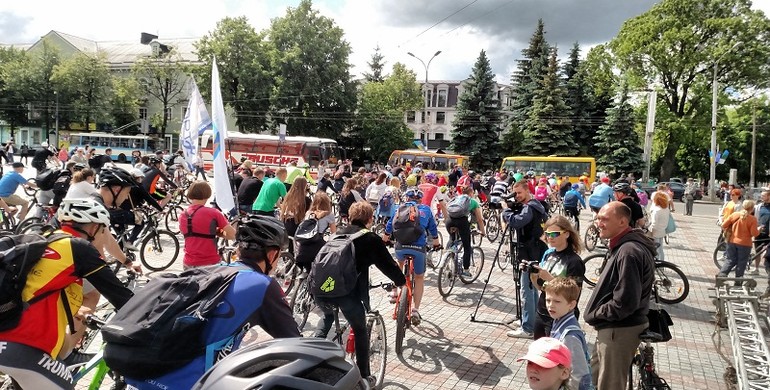 У Рівному "відкатали" велодень [+ФОТО]